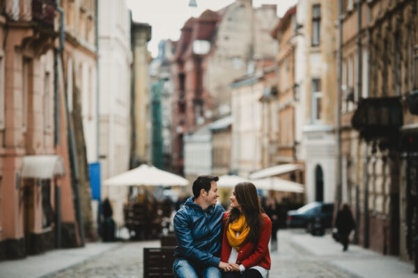 ovely-couple-love-sitting-bench